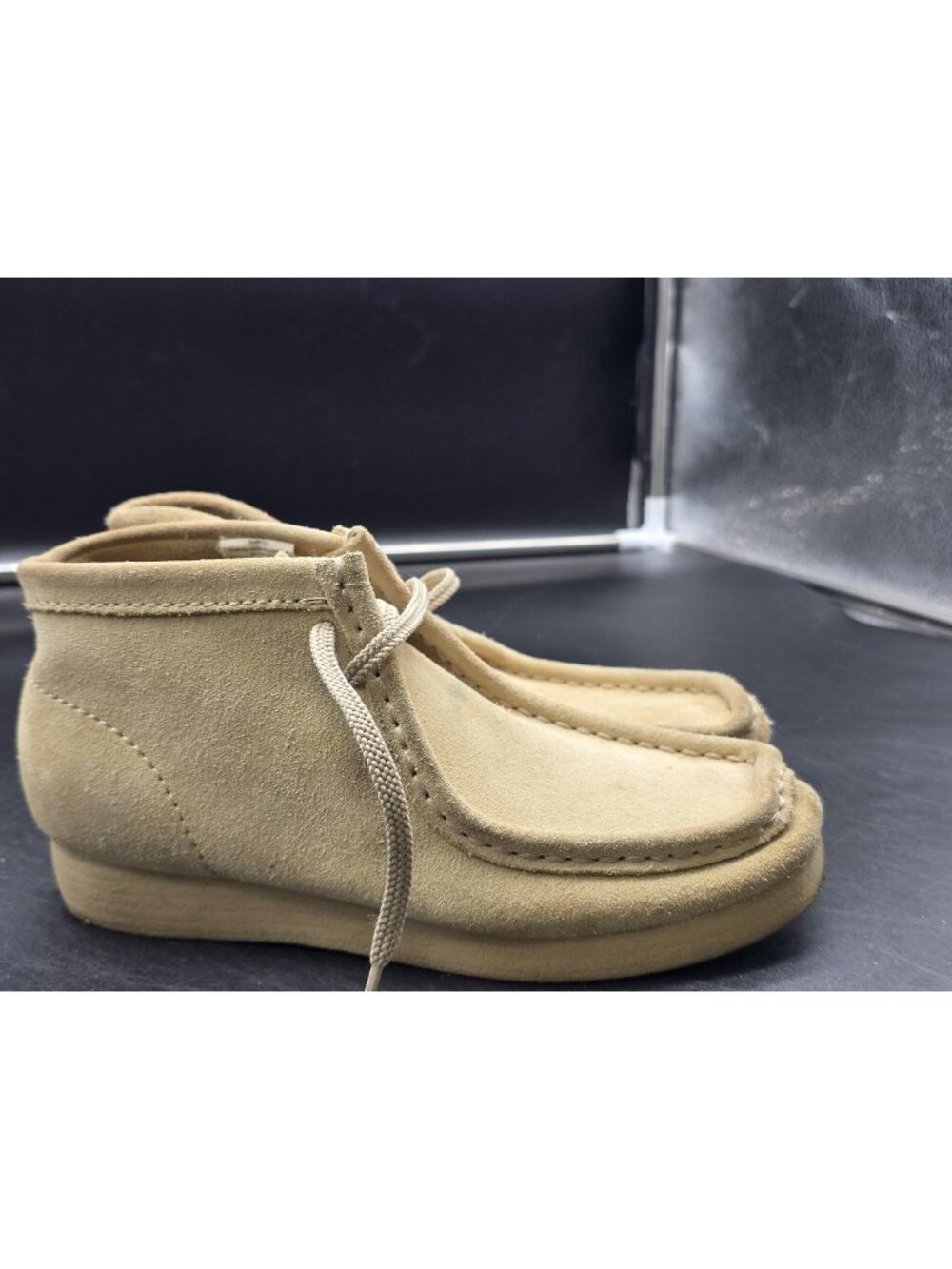 Duck Head Original Shoes Mens Size 3.5 Beige Suede Casual Damaged Moccasin
